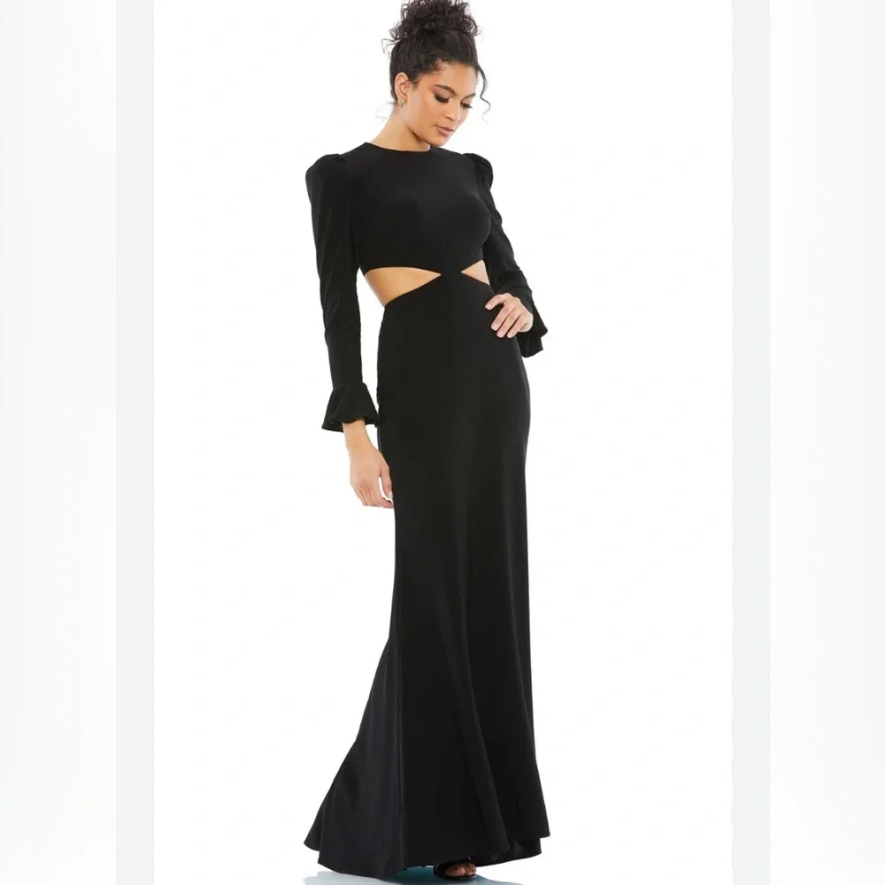 Mac Duggal description leena